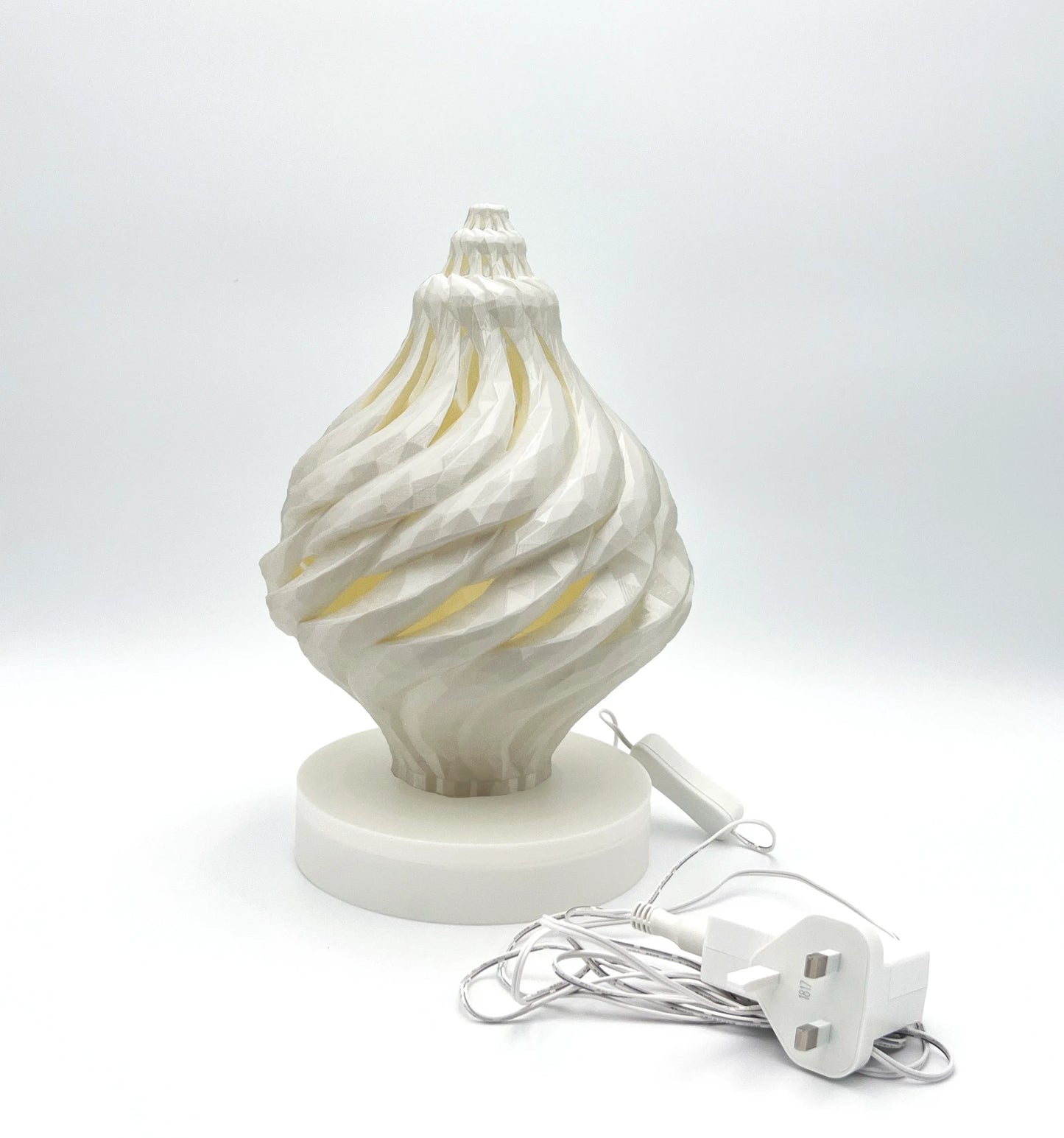 Light Sea Shell White sculptural table light with cable | JOVI Creative
