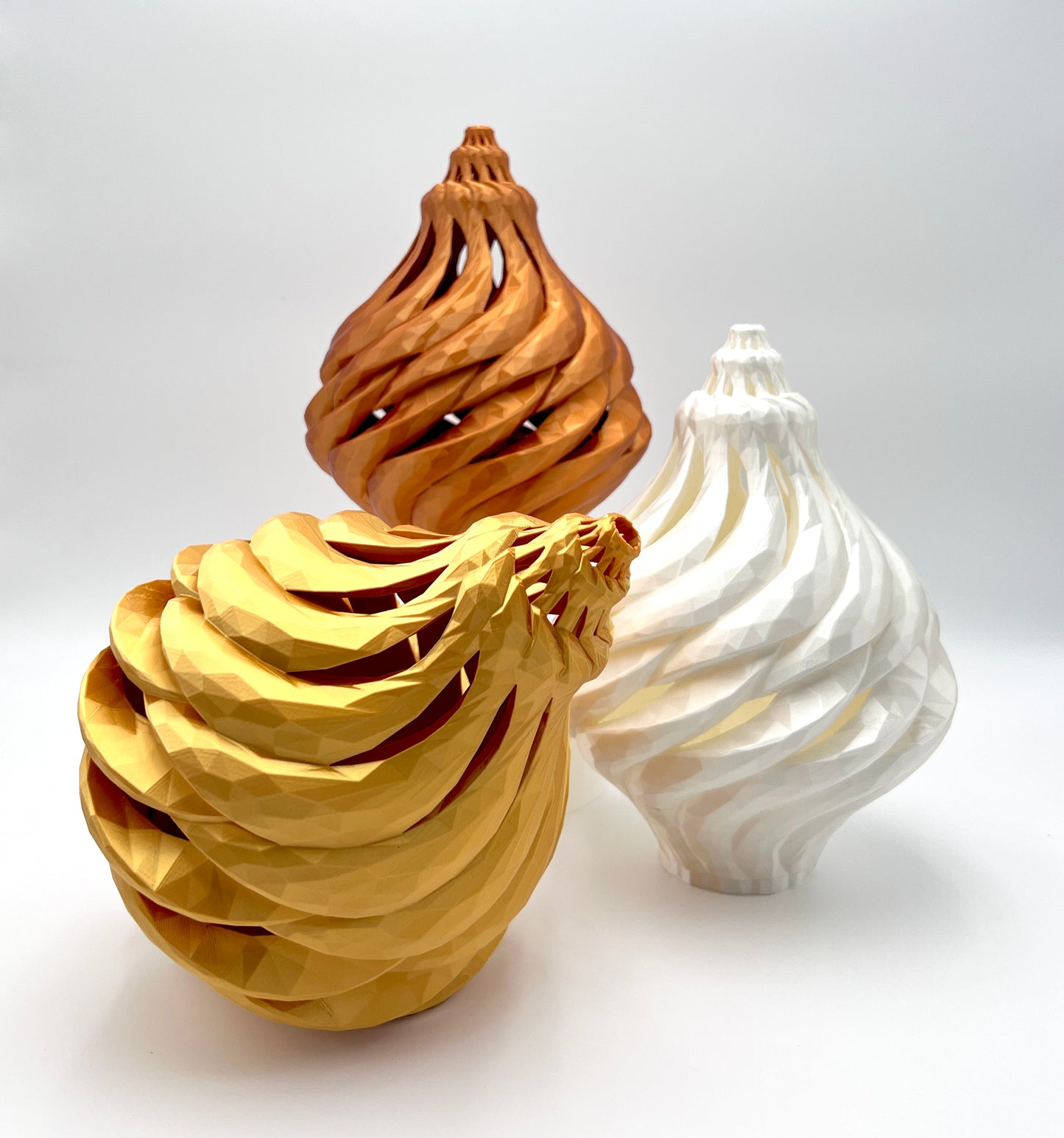 Light SEA SHELL (Gold).