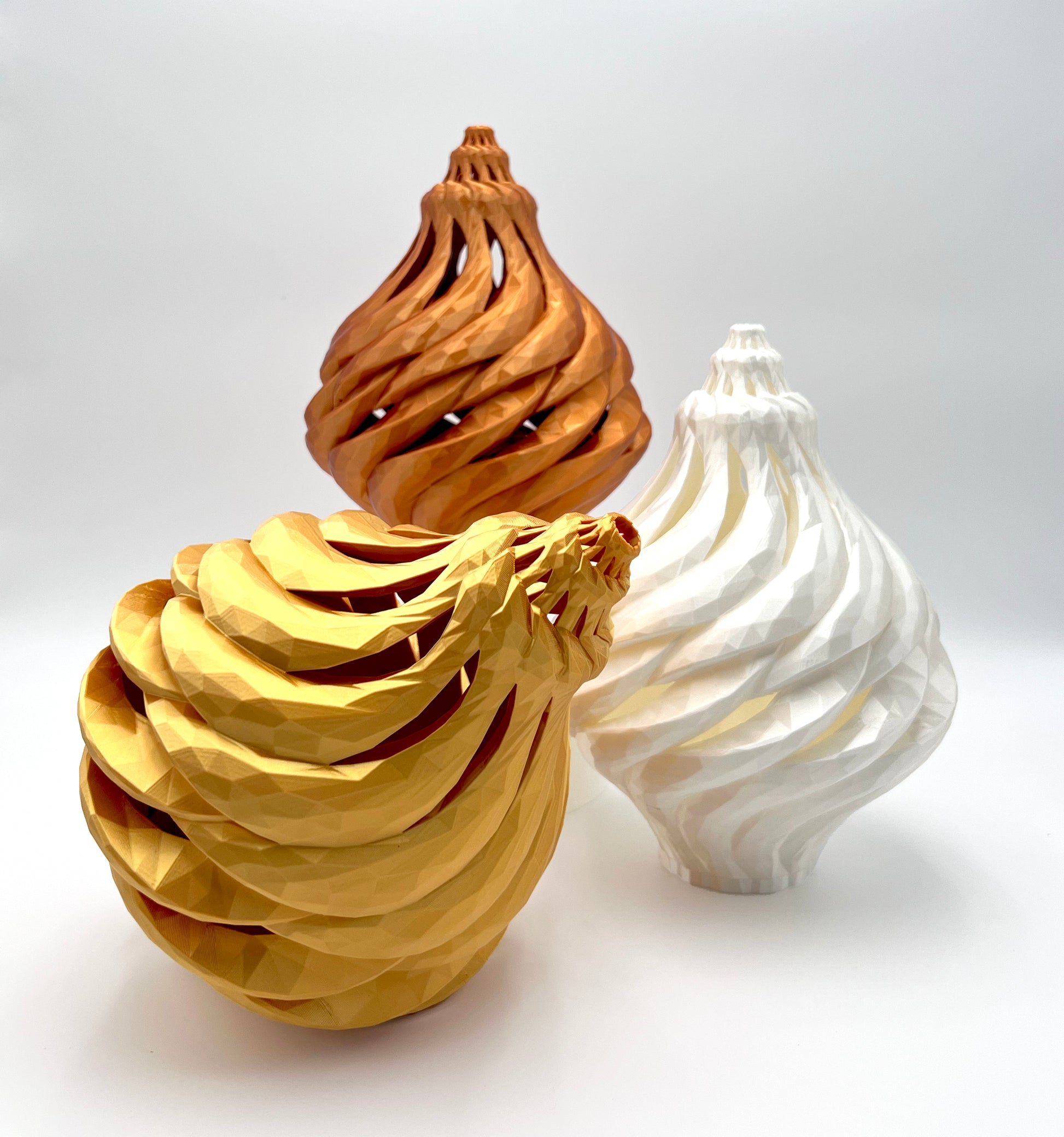 Light SEA SHELL (Gold).