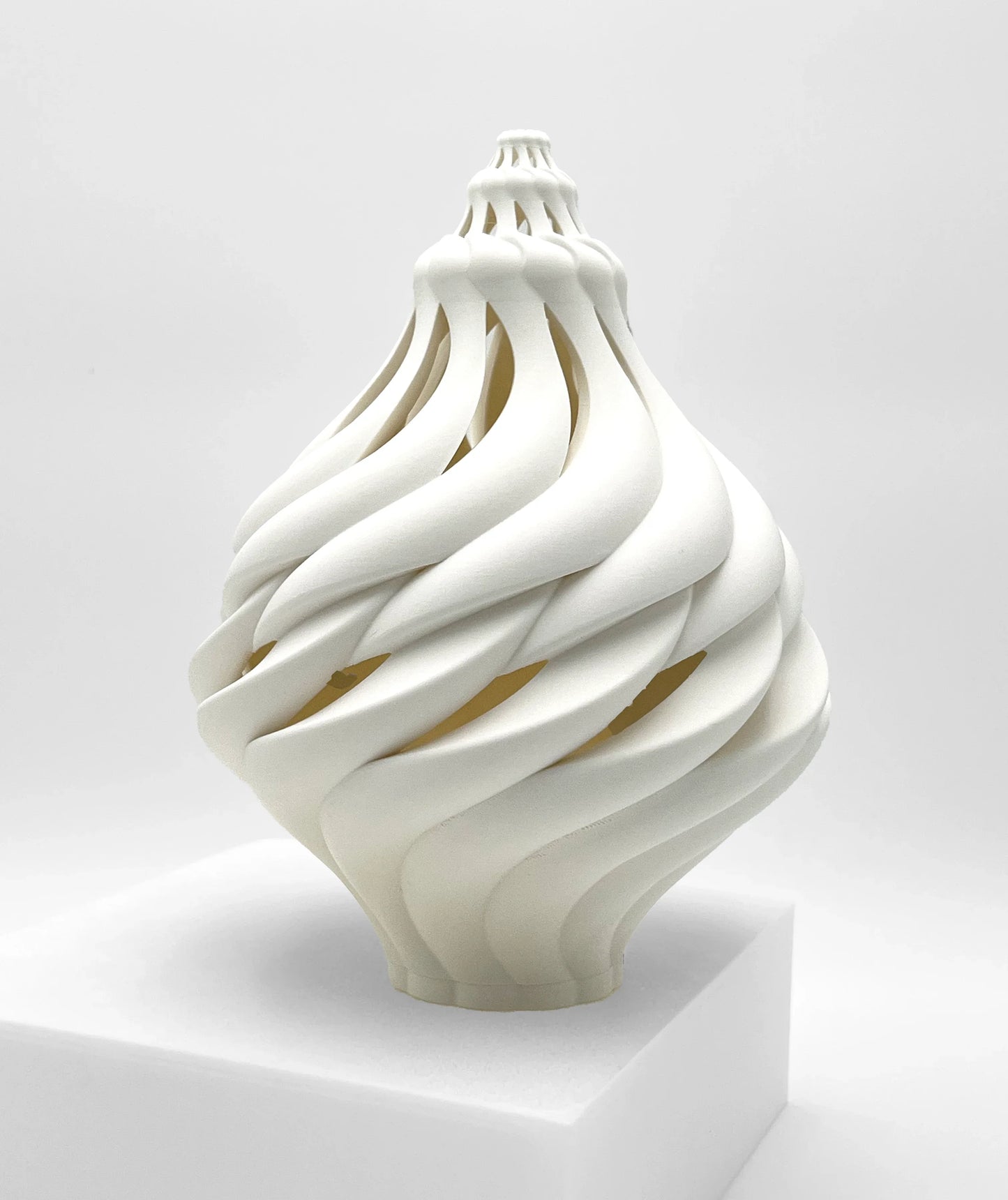 Light Sea Shell White Matte sculptural table light | JOVI Creative 