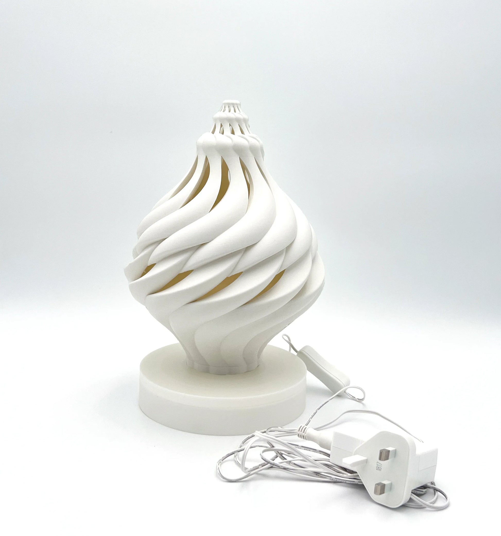 Light Sea Shell White Matte sculptural table light with cable | JOVI Creative 